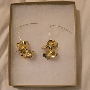 Elegant Air Bloom Drop Gold Floral Earrings
